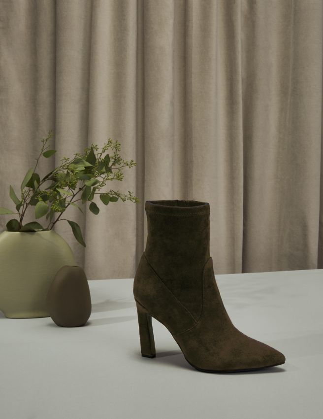 TRICIA HALL - PORTFOLIO - ACCESSORIES